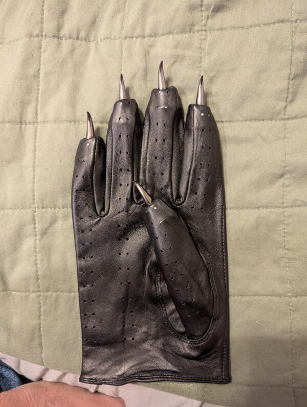 Claws - Image 4